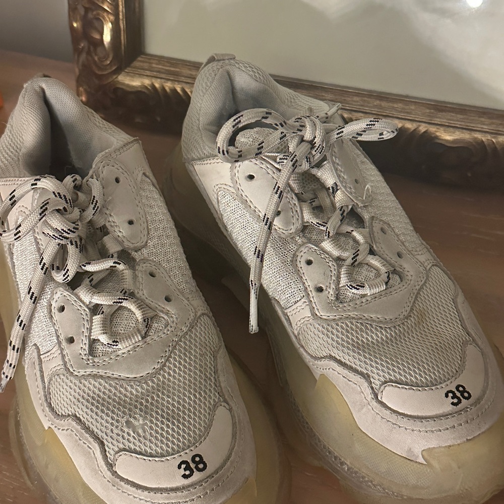 Balenciaga triple S transparent sole